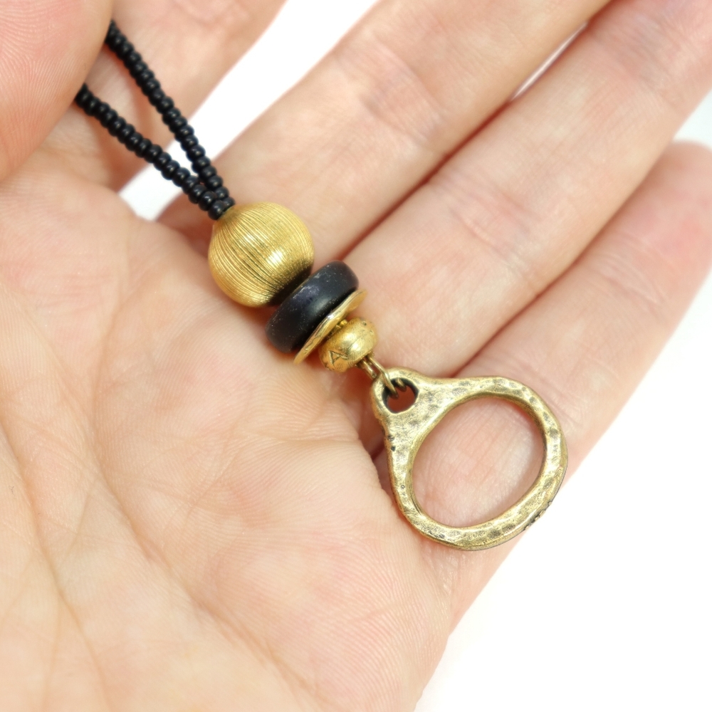 Glasses holder Necklace - Picture 3 of 3